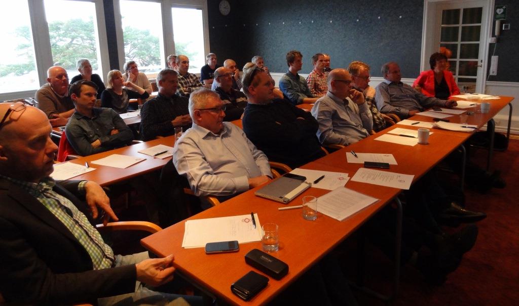 The group from Furetank Rederi AB during the introduction to MRM session held at their main office at Donsö.